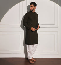 Load image into Gallery viewer, Nawaazish Embroidered Sequin Kurta