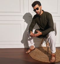 Load image into Gallery viewer, Nawaazish Embroidered Sequin Kurta