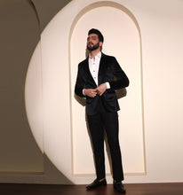 Load image into Gallery viewer, Black Velvet Blazer