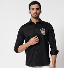 Load image into Gallery viewer, Skull Embroidery Shirt
